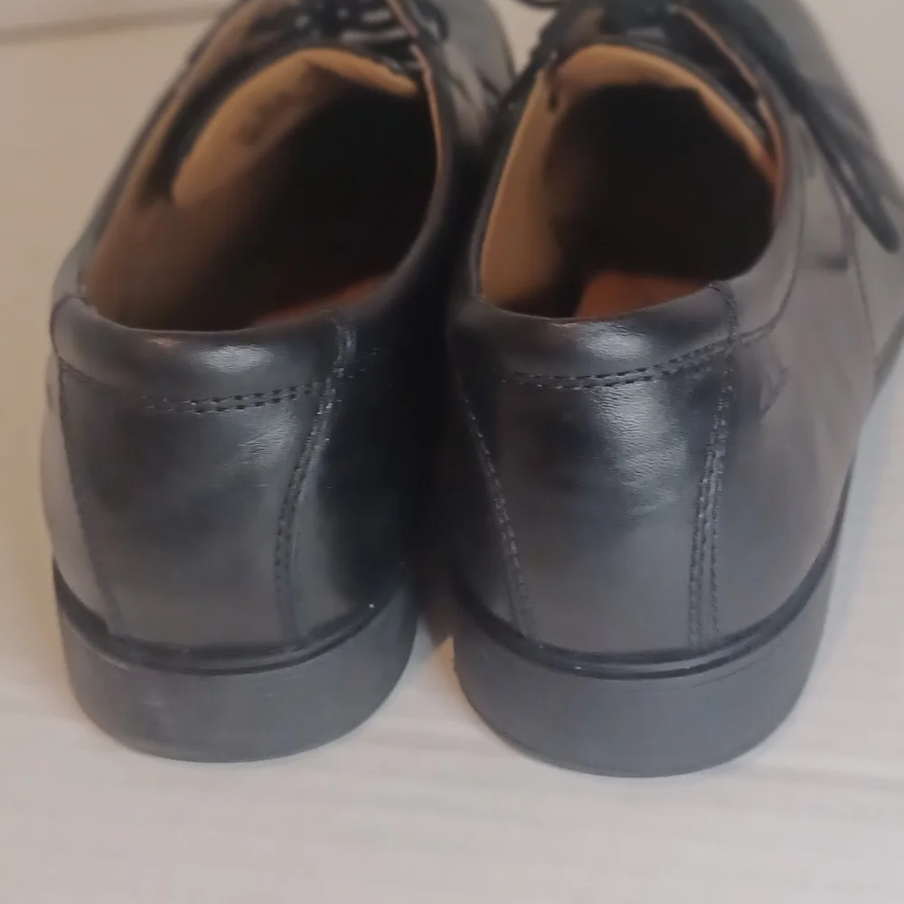 Clarks Collection Men's Cap Toe Oxford Tie Dress Shoes Size 11.5 Leather‎ Black
